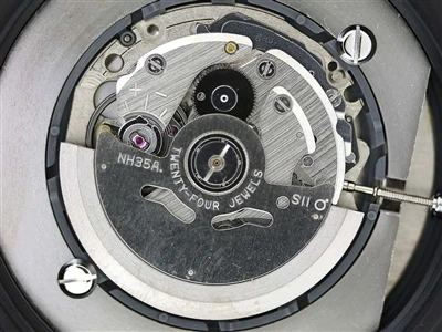 So wählen Sie ein mechanisches Uhrwerk aus: Ein Leitfaden für Anfänger